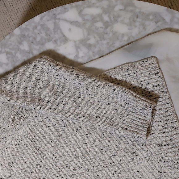 Club Monaco Kaelane sweater with free necklace - Picture 6 of 9